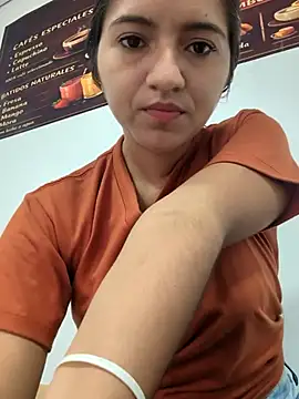 Snapshot of DulceCaroX chatting on 05-20-26, 12:22 DulceCaroX online show from 05-20-26, 12:22