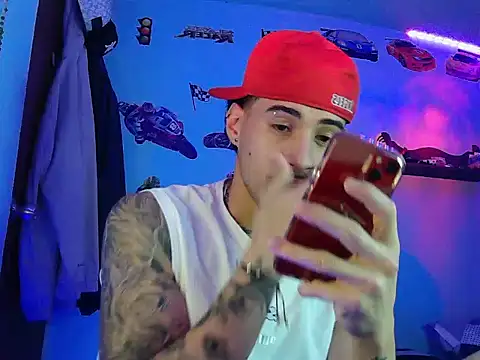 Snapshot of TOMAS_CONOR chatting on 02-19-26, 01:45 TOMAS CONOR online show from 02-19-26, 01:45