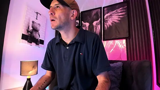 Snapshot of Milanwhite_ chatting on 03-03-26, 11:38 Milanwhite online show from 03-03-26, 11:38