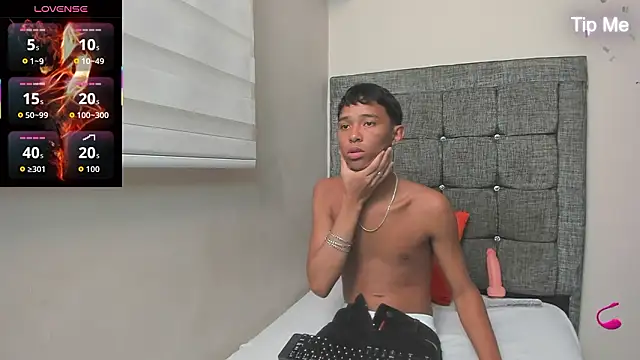 Little Twink19x online show from 03-14-26, 07:19