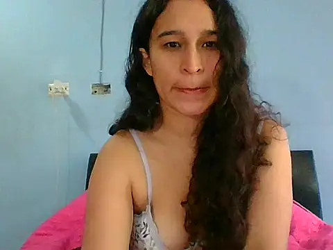 Snapshot of scarlettscottx_ chatting on 04-24-26, 07:16 scarlettscottx online show from 04-24-26, 07:16