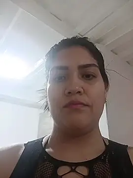 Snapshot of EmiliaVincenzo chatting on 02-25-26, 01:10 EmiliaVincenzo online show from 02-25-26, 01:10