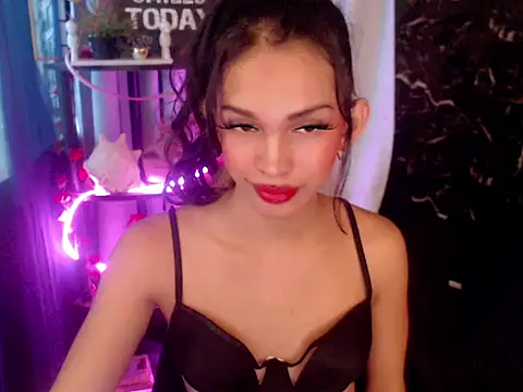 Snapshot of GoddessHugeCock chatting on 03-03-26, 03:45 GoddessHugeCock online show from 03-03-26, 03:45