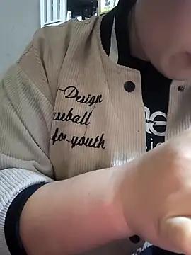 Snapshot of MayEva_ly chatting on 02-20-26, 02:19 MayEva ly online show from 02-20-26, 02:19