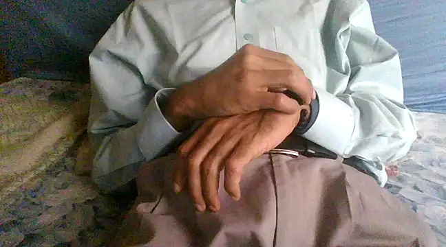 Snapshot of sub_slave_indi chatting on 03-12-25, 12:04 sub slave indi online show from 03-12-25, 12:04