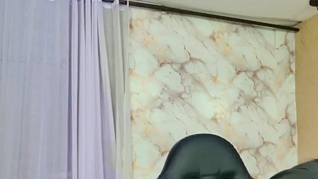 QueenSallyDesire online show from 04-11-26, 01:10