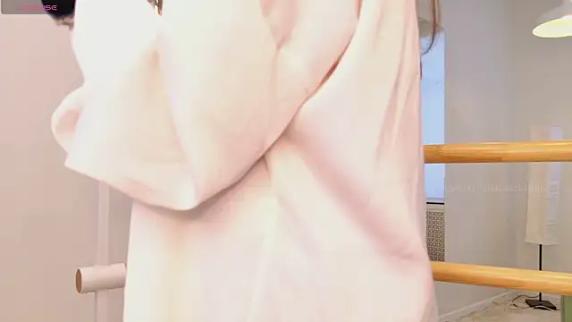 Scarlet Muse  online show from 03-29-26, 09:20