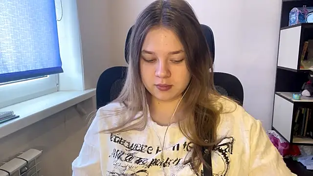 TomikoPfau online show from 03-23-26, 07:34