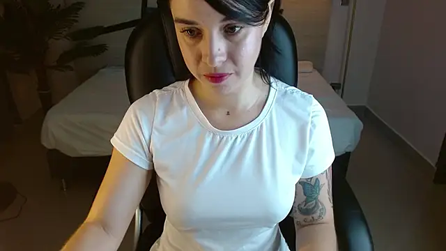 Snapshot of Anne_blake chatting on 04-24-26, 12:07 Anne blake online show from 04-24-26, 12:07