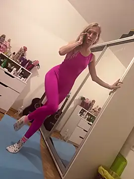 Snapshot of Faiiry_ chatting on 02-27-26, 02:22 Faiiry online show from 02-27-26, 02:22