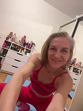 Snapshot of Faiiry_ chatting on 03-02-26, 02:47 Faiiry online show from 03-02-26, 02:47