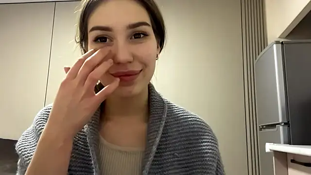 Snapshot of HypnoticEyeys chatting on 02-21-26, 05:25 HypnoticEyeys online show from 02-21-26, 05:25