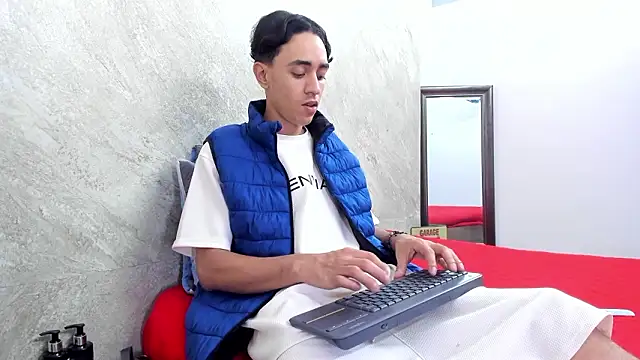 Mick-lollipop online show from 03-06-26, 07:54