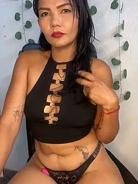 Snapshot of Susy_em chatting on 02-19-26, 04:36 Susy em online show from 02-19-26, 04:36