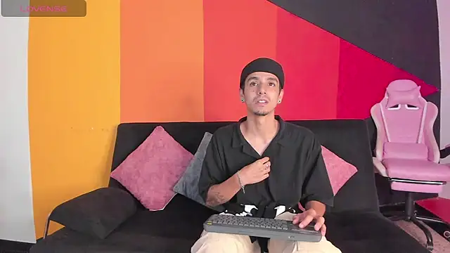 Snapshot of Anghell_BC chatting on 02-25-26, 05:44 Anghell BC online show from 02-25-26, 05:44