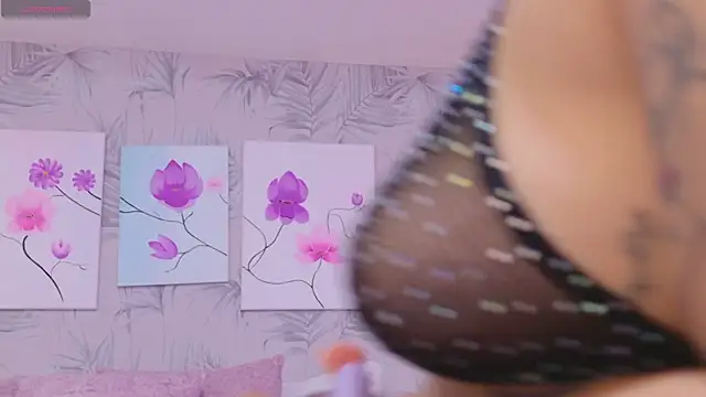 Snapshot of CherryTayloor chatting on 02-25-26, 03:27 CherryTayloor online show from 02-25-26, 03:27