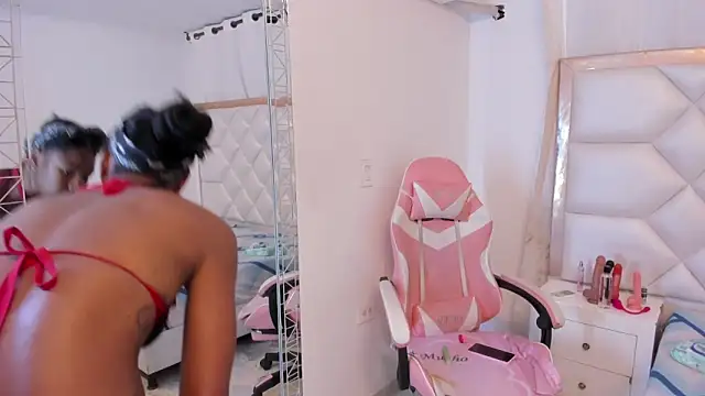 Snapshot of michelleblair1 chatting on 03-02-26, 01:18 michelleblair1 online show from 03-02-26, 01:18