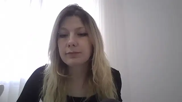 Snapshot of Foxy_Bright chatting on 02-26-26, 01:32 Foxy Bright online show from 02-26-26, 01:32