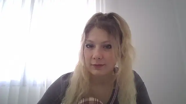 Snapshot of Foxy_Bright chatting on 02-27-26, 12:27 Foxy Bright online show from 02-27-26, 12:27
