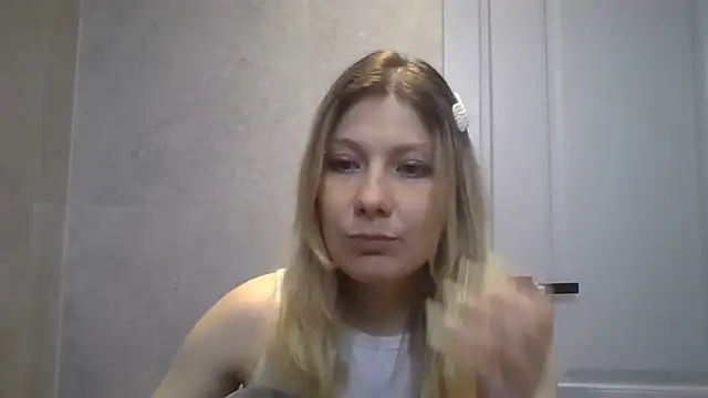 Foxy Bright online show from 03-09-26, 01:26