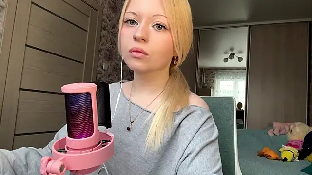 Snapshot of JeneeBIanks chatting on 02-28-26, 09:10 JeneeBIanks online show from 02-28-26, 09:10