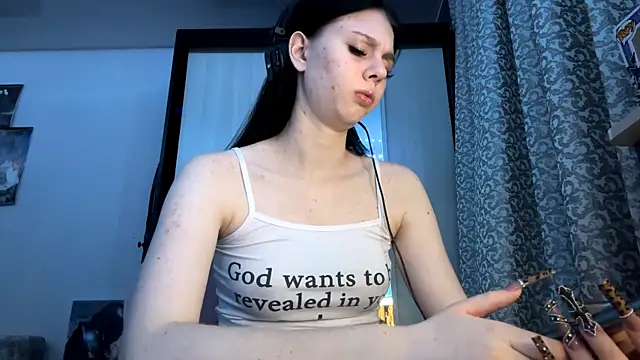 Snapshot of SaraDebey chatting on 02-25-26, 09:35 SaraDebey online show from 02-25-26, 09:35