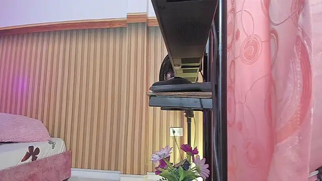 Snapshot of scarlett_kiss_ chatting on 02-26-26, 06:18 scarlett kiss online show from 02-26-26, 06:18