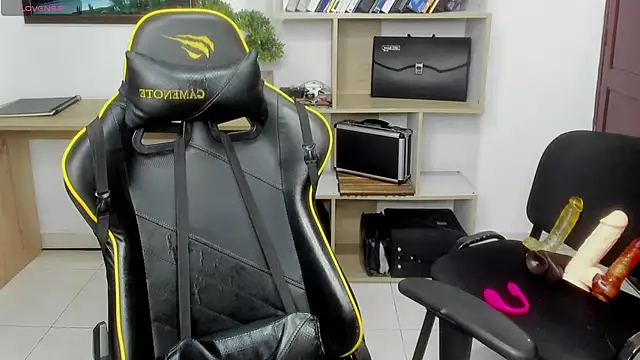 valeriavelasquez online show from 03-25-26, 09:43