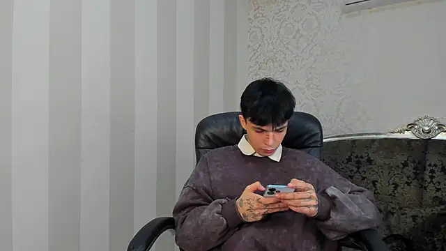 Snapshot of ClarkBev chatting on 02-22-26, 09:02 ClarkBev online show from 02-22-26, 09:02