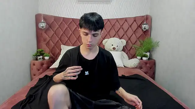 ClarkBev online show from 03-26-26, 06:41