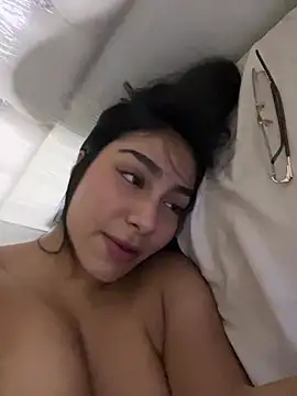 Snapshot of Linarodri chatting on 06-25-26, 05:12 Linarodri online show from 06-25-26, 05:12