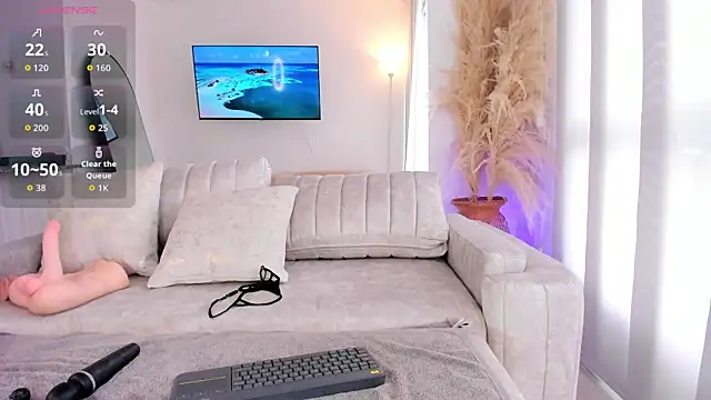 sofiawiliams online show from 04-05-26, 01:08