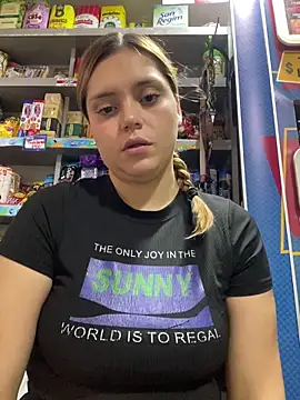 Snapshot of Larajeans- chatting on 02-28-26, 07:04 Larajeans- online show from 02-28-26, 07:04