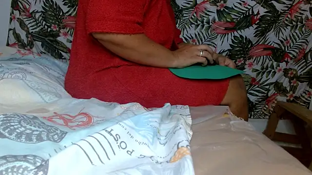 Snapshot of smallvioleta69 chatting on 03-02-26, 06:15 smallvioleta69 online show from 03-02-26, 06:15