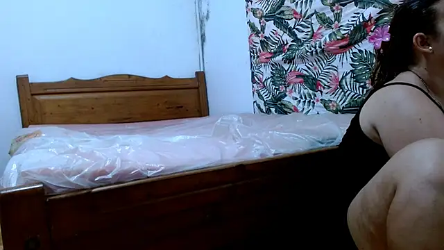 smallvioleta69 online show from 08-07-26, 08:00
