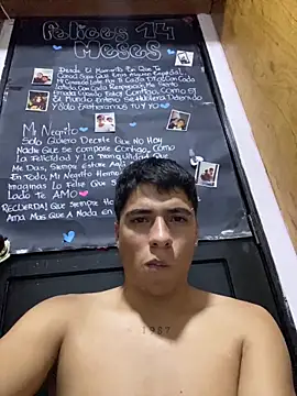 Snapshot of laparejita0410 chatting on 02-28-26, 12:00 laparejita0410 online show from 02-28-26, 12:00