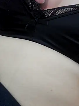 Snapshot of Halyken chatting on 02-23-26, 06:00 Halyken online show from 02-23-26, 06:00