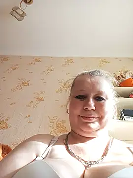 KiraStanton online show from 07-06-26, 03:14