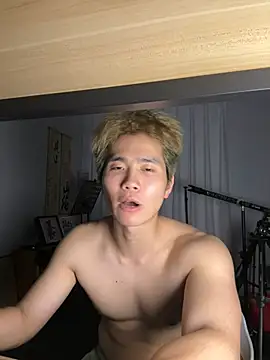 Snapshot of A-Markk chatting on 02-27-26, 02:28 A-Markk online show from 02-27-26, 02:28