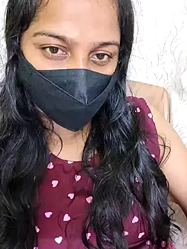 Snapshot of Shaliniqueen chatting on 06-18-26, 12:42 Shaliniqueen online show from 06-18-26, 12:42