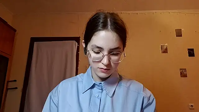 Snapshot of Katelemon chatting on 04-20-26, 01:36 Katelemon online show from 04-20-26, 01:36