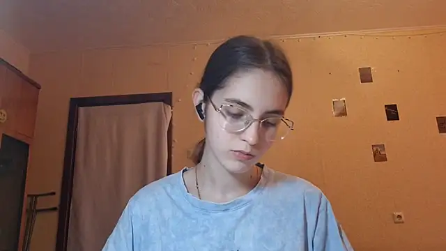 Snapshot of Katelemon chatting on 07-03-26, 11:16 Katelemon online show from 07-03-26, 11:16