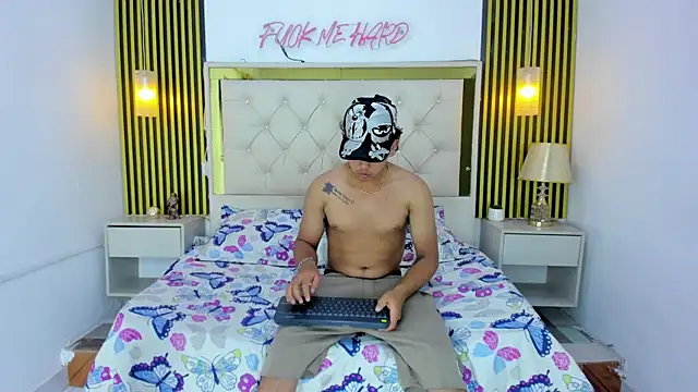 Snapshot of Axel_Monroe chatting on 02-28-26, 06:03 Axel Monroe online show from 02-28-26, 06:03