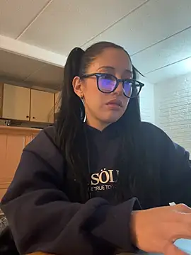 Snapshot of susi_chimm chatting on 03-01-26, 02:02 susi chimm online show from 03-01-26, 02:02