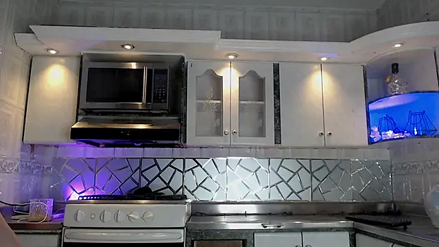 CrisOzzz online show from 03-17-26, 05:38