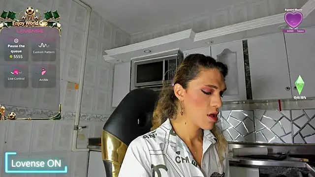 Snapshot of CrisOzzz chatting on 07-15-26, 05:29 CrisOzzz online show from 07-15-26, 05:29