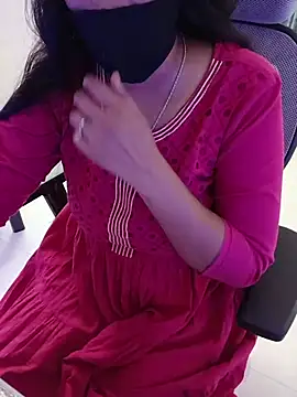 Queenlipx online show from 03-08-26, 02:54