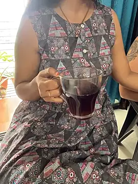 Queenlipx online show from 08-04-26, 06:38