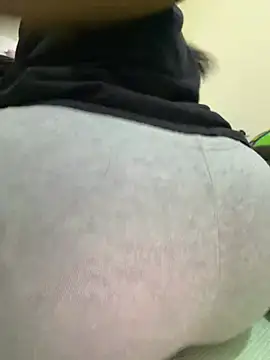 Snapshot of sessy_grl chatting on 06-27-26, 03:50 sessy grl online show from 06-27-26, 03:50