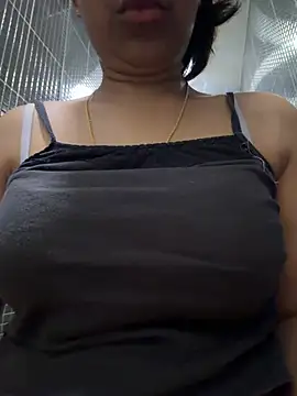 Snapshot of sessy_grl chatting on 06-28-26, 07:14 sessy grl online show from 06-28-26, 07:14